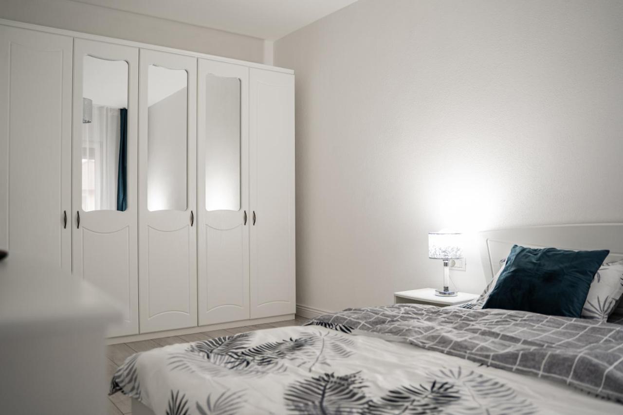 Modern Apartment In Dumbravita Dumbravita  Luaran gambar